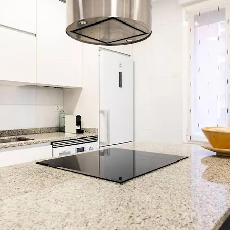 Amplio, Luminoso Y Moderno Cerca Del Casco Viejo Bilbao