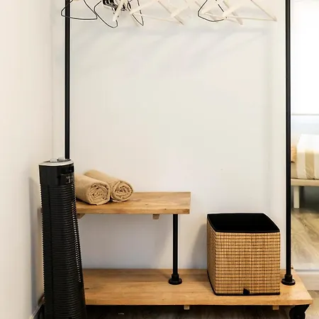 Amplio, Luminoso Y Moderno Cerca Del Casco Viejo *