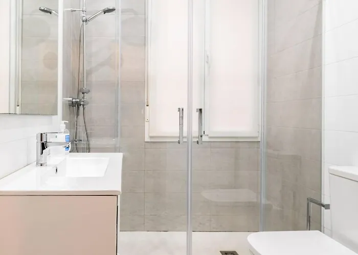 Amplio, Luminoso Y Moderno Cerca Del Casco Viejo Appartamento