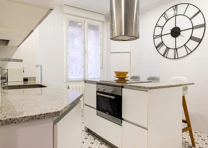 Amplio, Luminoso Y Moderno Cerca Del Casco Viejo Appartamento Bilbao